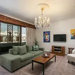 Luciana City Apartment
